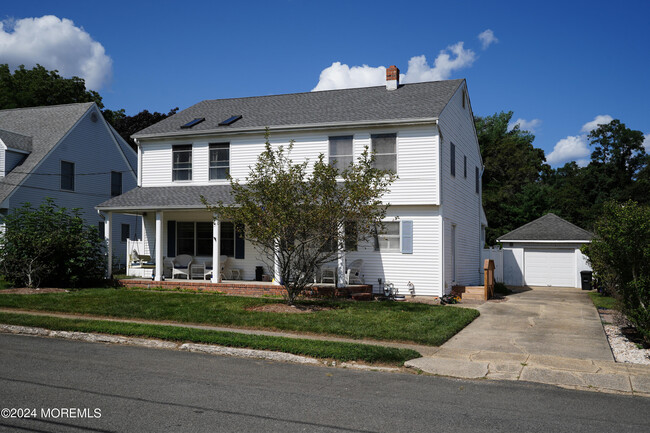 6 Gardners Ln in Manasquan, NJ - Foto de edificio - Building Photo