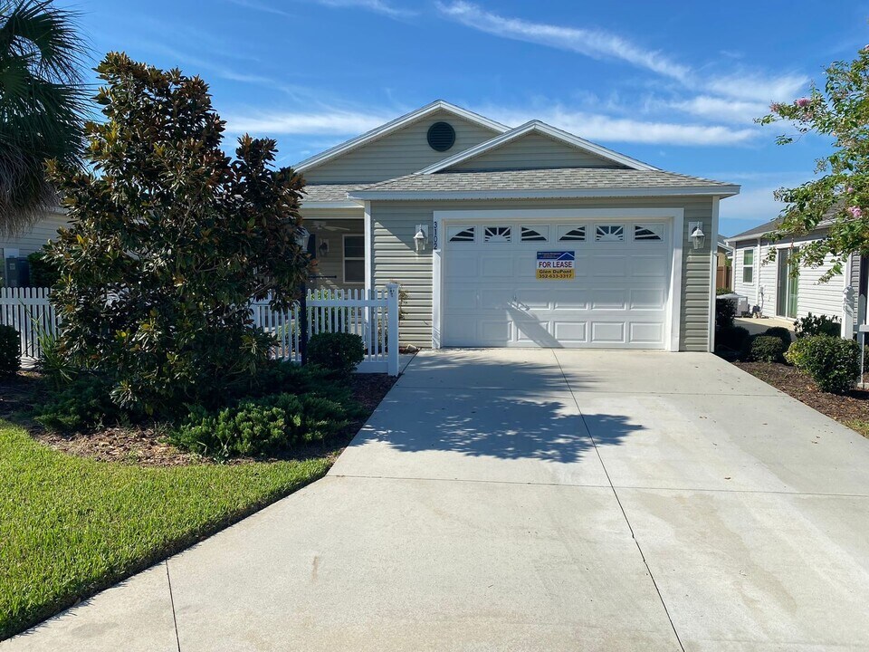 3102 Sabal Palm Ave in the Villages, FL - Building Photo