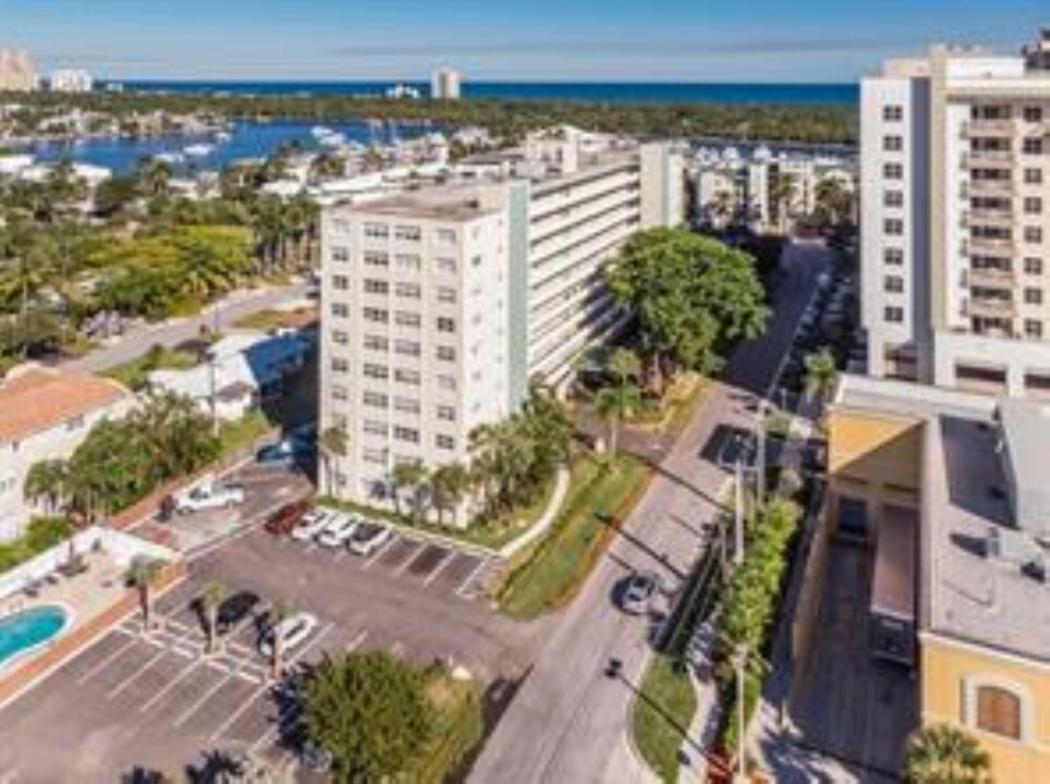 2555 NE 11th St, Unit 601 in Fort Lauderdale, FL - Building Photo