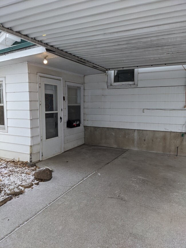 property at 109 S 8th Ave