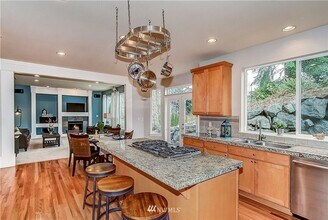 252 247th Pl NE in Sammamish, WA - Building Photo - Building Photo