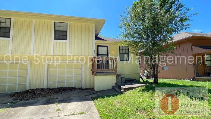 126 SW Chicago St in Blue Springs, MO - Building Photo