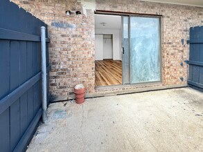 4289 Lac Saint Pierre Dr, Unit 106 in Harvey, LA - Building Photo - Building Photo