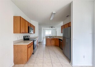 402 Sunset View Dr in Davenport, FL - Building Photo - Building Photo