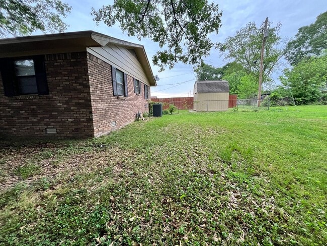 404 Melton Dr in Lonoke, AR - Building Photo - Building Photo