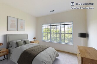 80 N Central Ave in Hempstead, NY - Foto de edificio - Building Photo