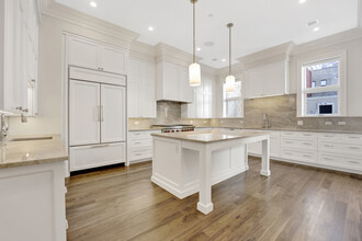 832 N Clark St in Chicago, IL - Building Photo - Building Photo