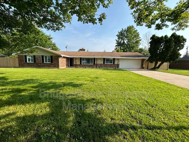 3920 Barrymore Ln in Dayton, OH - Building Photo