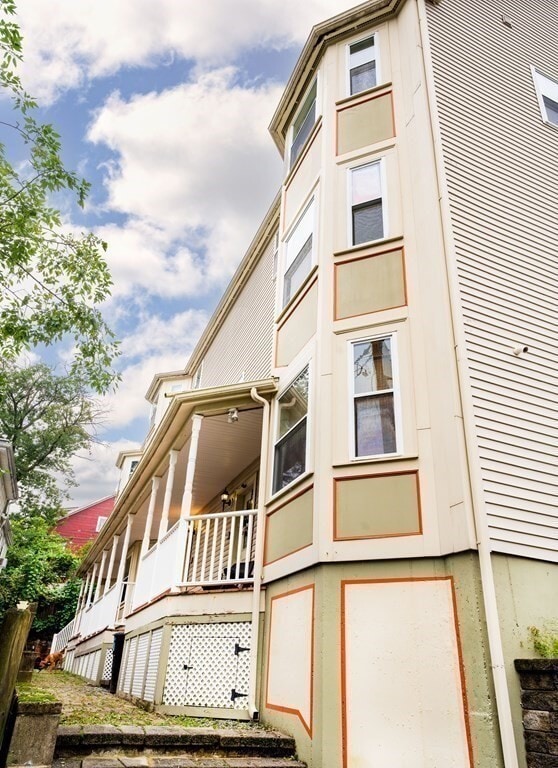 property at 15 Downer Ct