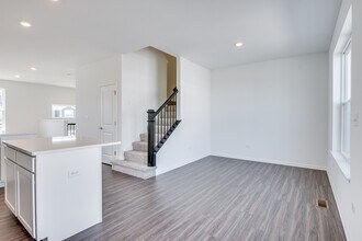 25662 W Yorkshire Dr in Plainfield, IL - Building Photo - Building Photo