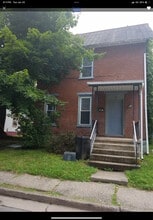 110 Mill St, Unit B-bottom in Lock Haven, PA - Building Photo - Building Photo