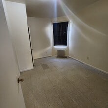 651 S 13th St, Unit 1 in Newark, NJ - Foto de edificio - Building Photo