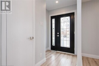 101 Lyndhurst Dr in Kitchener, ON - Building Photo - Building Photo