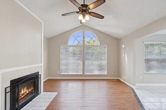 682 Youngstown Pkwy in Altamonte Springs, FL - Foto de edificio - Building Photo