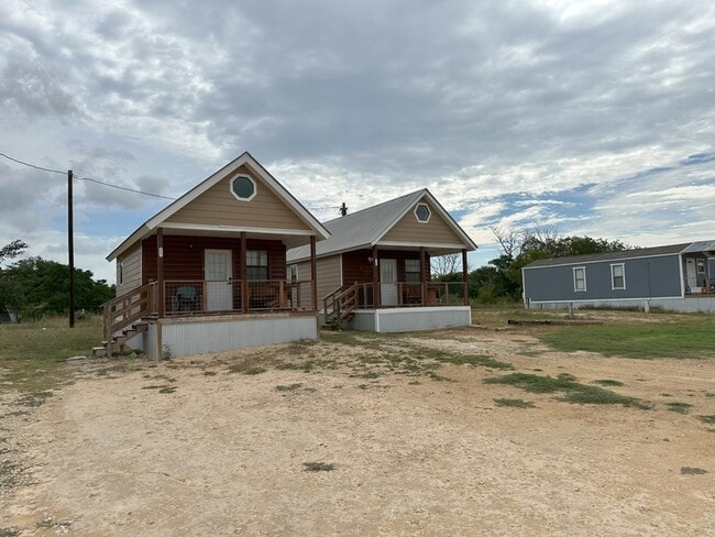 2440 TX-16 in Bandera, TX - Building Photo - Building Photo