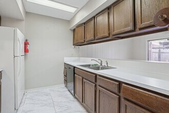 2124 Stonehenge Ave in Baton Rouge, LA - Building Photo - Building Photo