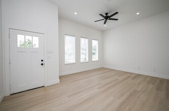 8203 Sparta St in Houston, TX - Building Photo - Building Photo