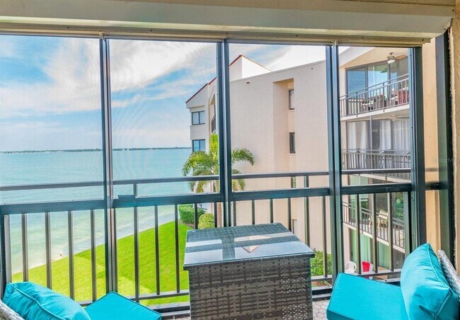 5541 Del Sol Blvd in St. Petersburg, FL - Building Photo - Building Photo