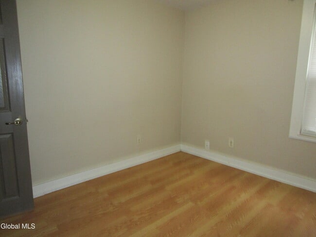 1303 8th Ave in Watervliet, NY - Building Photo - Building Photo