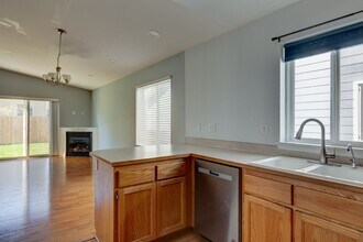 1101 NE Big Berry Loop in Oak Harbor, WA - Building Photo - Building Photo