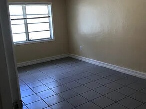 13725 NE 3rd Ct in North Miami, FL - Building Photo - Building Photo