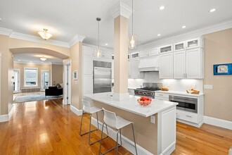 322 Tappan St, Unit 322 in Brookline, MA - Building Photo - Building Photo