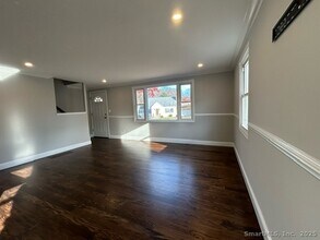 755 Old Town Rd in Bridgeport, CT - Building Photo - Building Photo