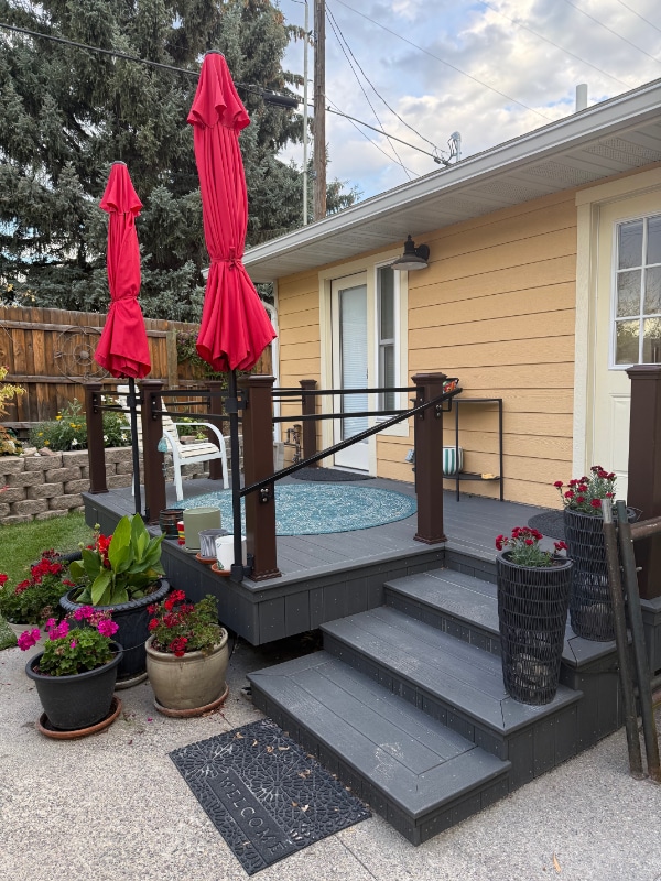 property at 938 N Park Ave