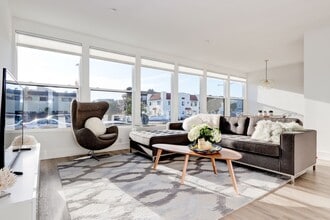 350 Hermosa Ave in Hermosa Beach, CA - Building Photo - Building Photo