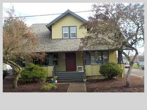 Pickford Leonard in Corvallis, OR - Building Photo - Building Photo