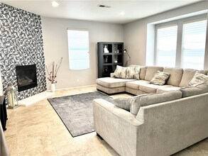 10382 Sparkling Dr in Rancho Cucamonga, CA - Building Photo - Building Photo