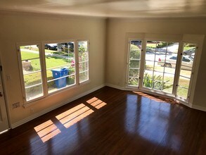 1050 S Genesee Ave, Unit 1050 in Los Angeles, CA - Building Photo - Building Photo