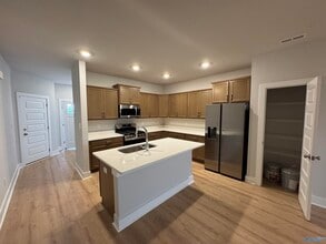 12637 Whitcomb Cir in Athens, AL - Building Photo - Building Photo
