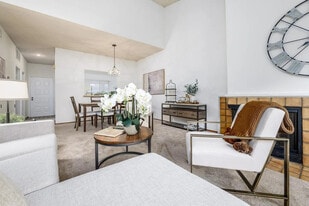 4681 Albany Cir in San Jose, CA - Building Photo