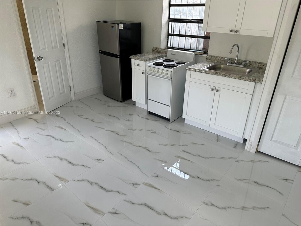 2625 NW 55th St-Unit -3 in Miami, FL - Building Photo