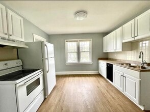 1706 33rd St, Unit 1708 UPPER in Kenosha, WI - Foto de edificio - Building Photo