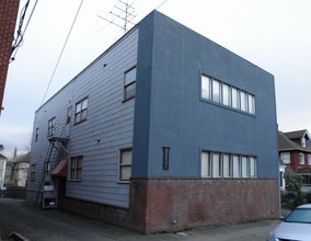 2257 NW Glisan St in Portland, OR - Building Photo - Building Photo