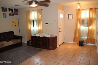 6832 Canyon View Ln in El Paso, TX - Building Photo - Building Photo