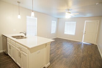 11520 Keystone Cir in Oklahoma City, OK - Building Photo - Building Photo