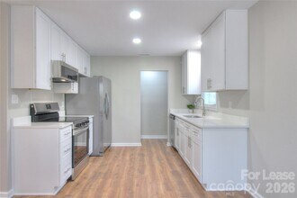 700 Sharon Dr in Waxhaw, NC - Building Photo - Building Photo