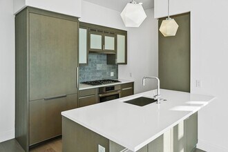 100 Lovejoy Pl in Boston, MA - Building Photo - Building Photo