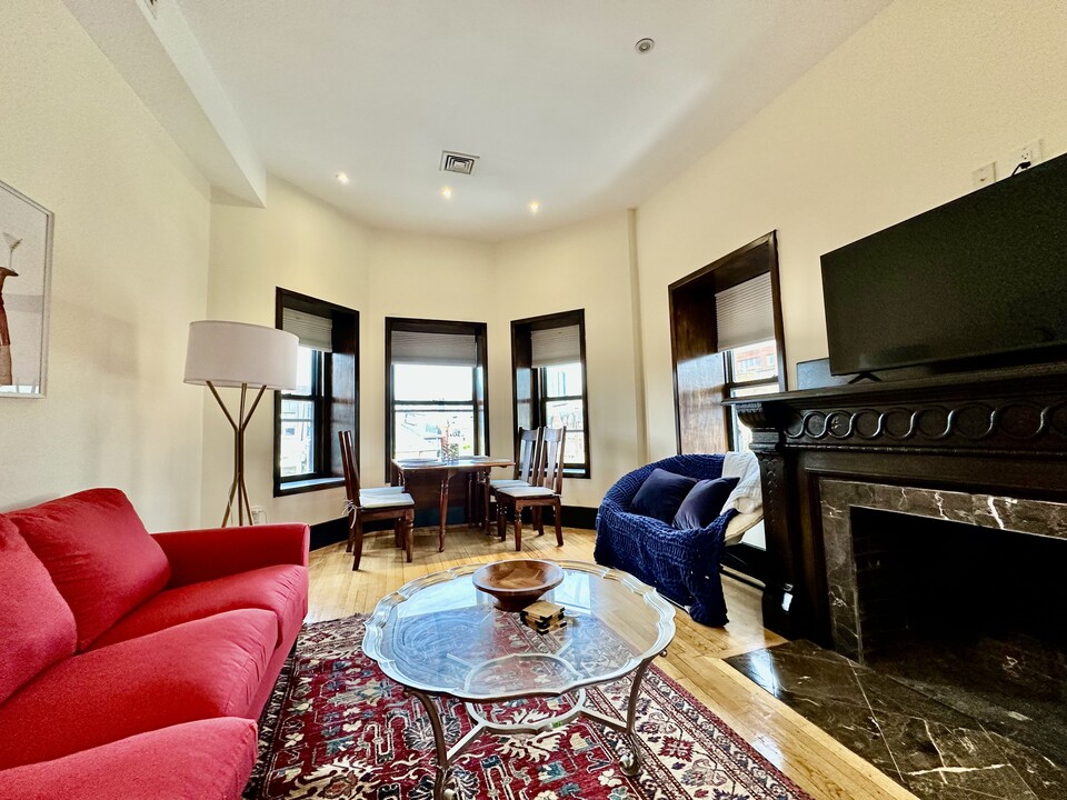 34 Gloucester St, Unit 36-4 in Boston, MA - Building Photo