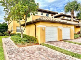 8231 NW 127th Ln in Parkland, FL - Building Photo