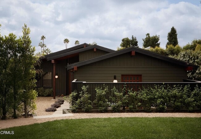 12406 La Maida St in Los Angeles, CA - Foto de edificio - Building Photo