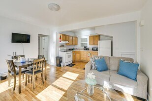 139-141-141 Putnam Ave in Cambridge, MA - Building Photo