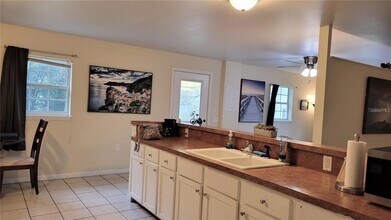 1283 Cecil Ave in DeLand, FL - Foto de edificio - Building Photo