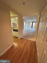 1100 Lovering Ave, Unit 204 in Wilmington, DE - Foto de edificio - Building Photo