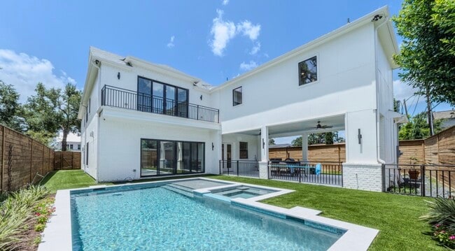 property at 974 W 43rd St