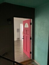 7033 Ramsgate Pl, Unit A in Los Angeles, CA - Building Photo - Building Photo