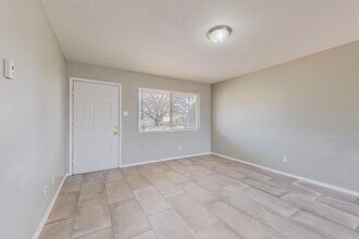 717 Grace St NE in Albuquerque, NM - Building Photo - Building Photo